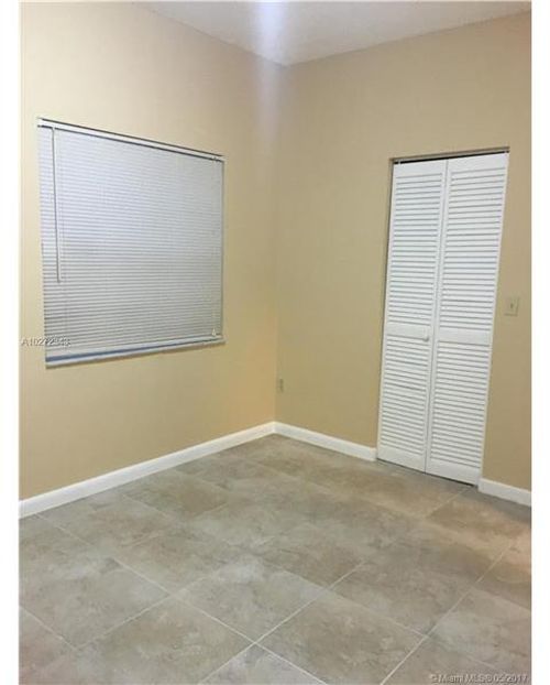 Foto del edificio - 18326 NW 68th Ave