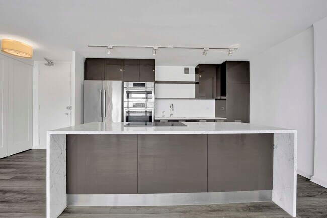 Foto del edificio - 330 W Diversey Pkwy