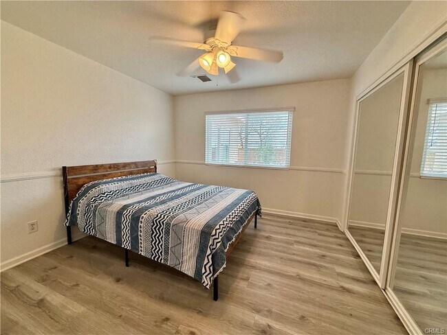 Foto del edificio - 45105 73rd St W