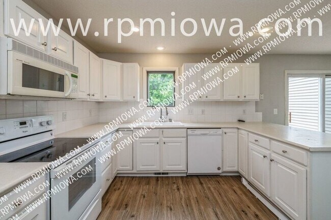 Foto del edificio - 15803 Hawthorn Dr