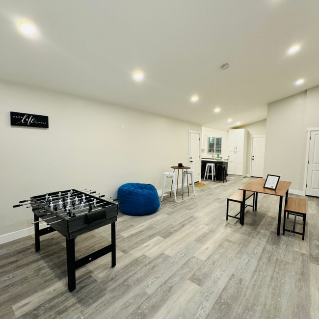 Photo - 7525 Birch St House