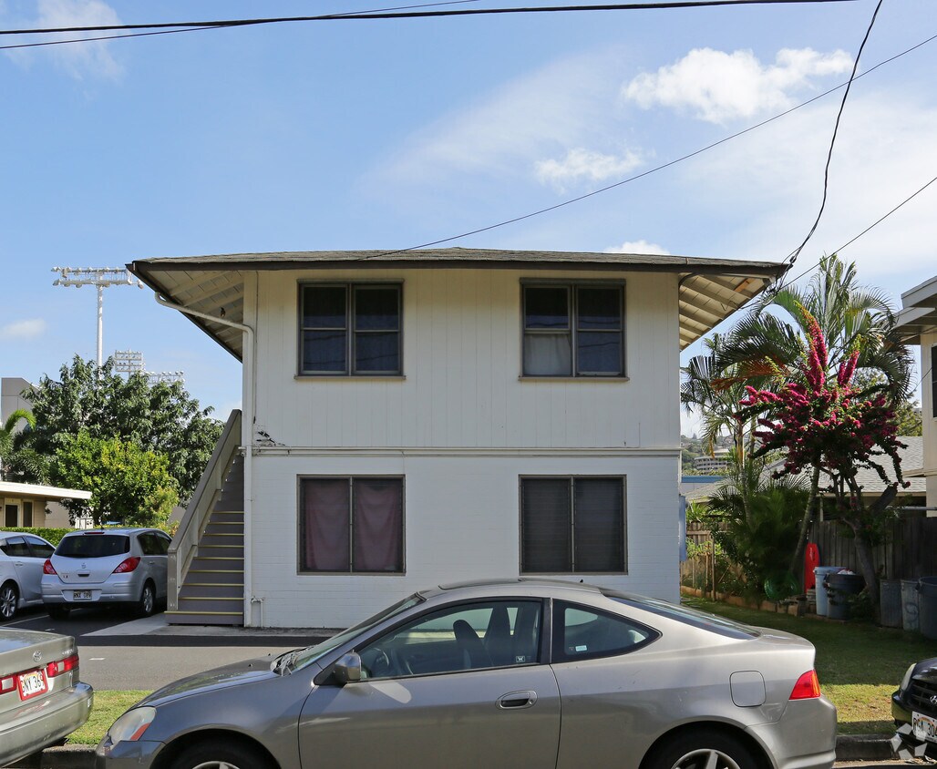 Building Photo - 2816 Varsity Cir