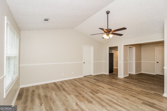 Foto del edificio - 4336 Hill View Dr