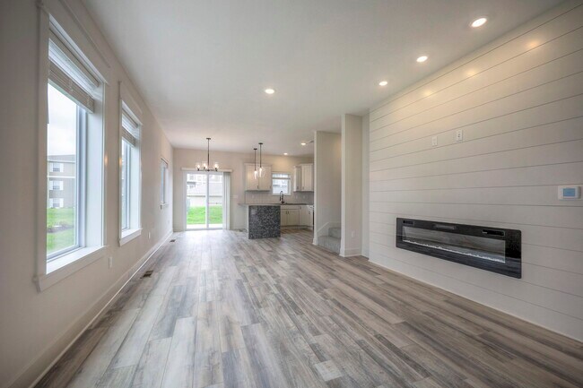 Foto del edificio - 22919 W 72nd Ter