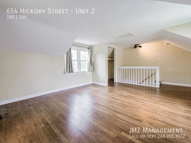 Building Photo - 654 Hickory St