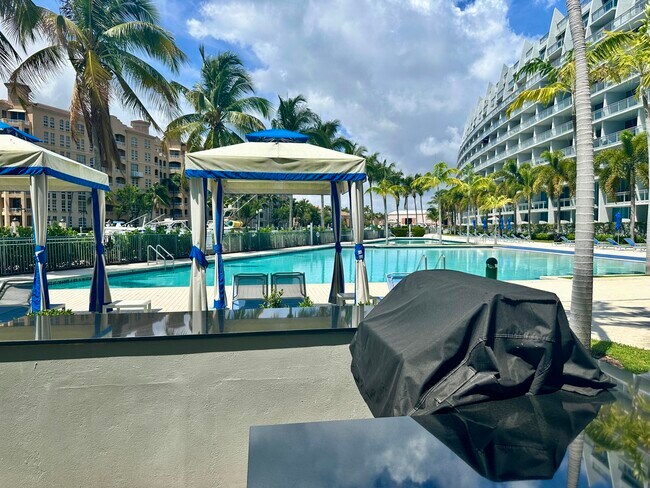 Foto del edificio - 2950 NE 188th St