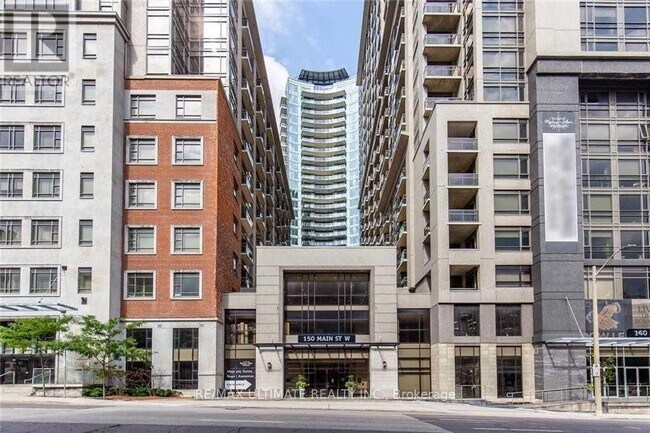 Photo du bâtiment - 150 Main St W