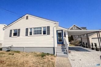 Building Photo - 945 E Broadway