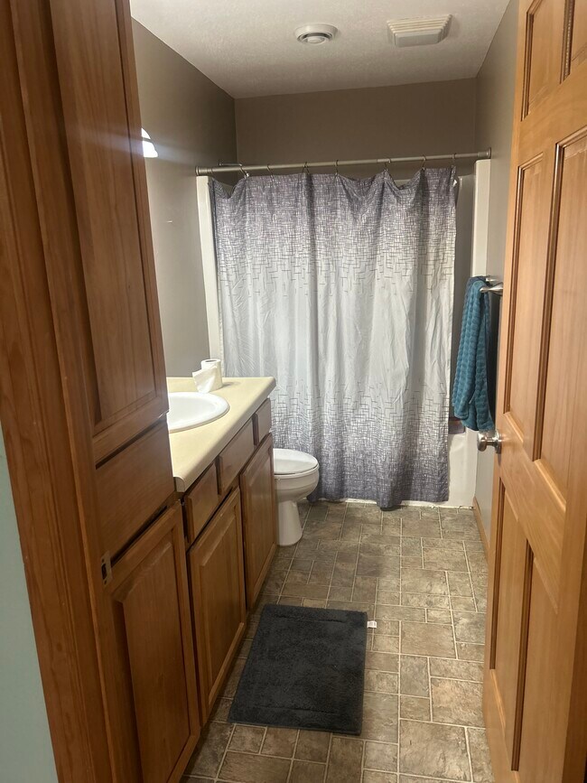 Foto del edificio - 1801 Lynnette Ct