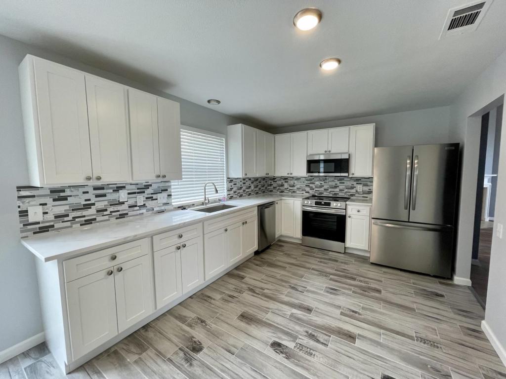 Foto principal - 600 Nightshade Dr