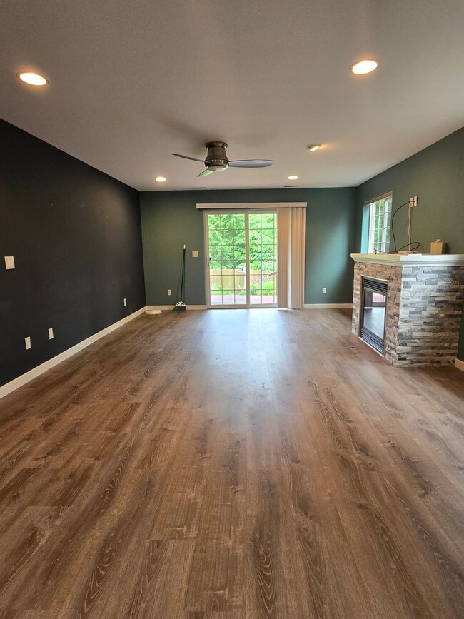 Building Photo - Hoquiam - 2 bedroom, 2 bath home for RENT!