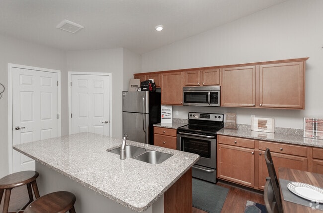 Interior Photo - Redwood Indianapolis