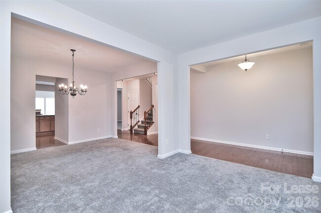 Foto del edificio - 5115 Chapel Chase Lane