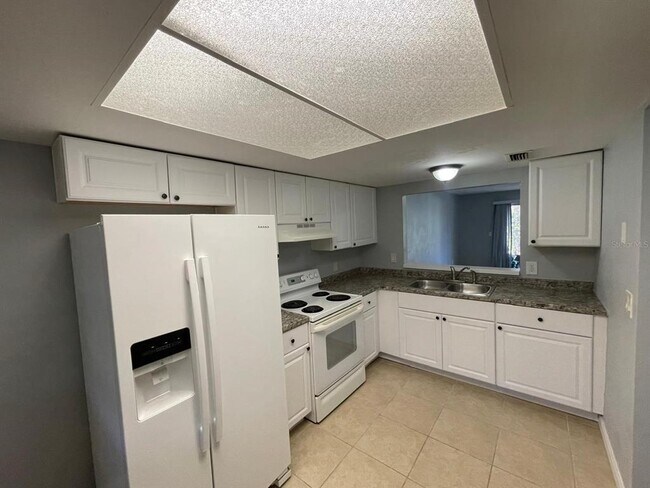 Foto del edificio - 6346 Newtown Cir