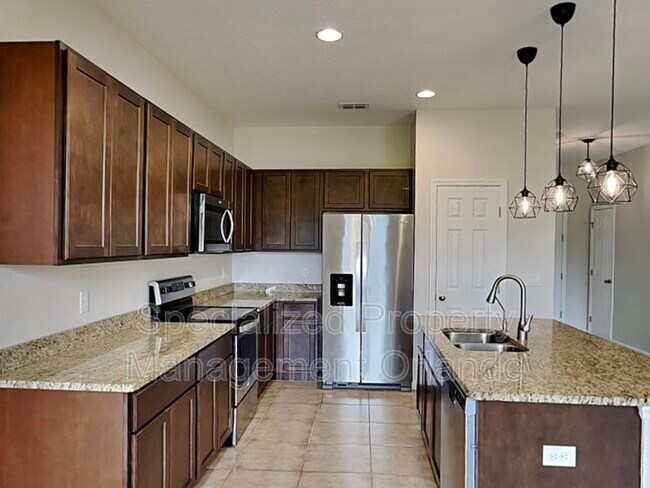 Building Photo - 301 Debary Dr