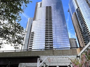Building Photo - 450 E Waterside Dr