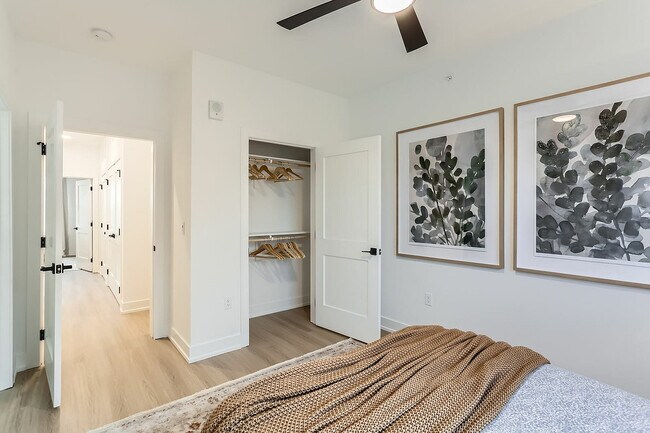 Closet | Ara Townhomes & Flats - Ara Townhomes & Flats