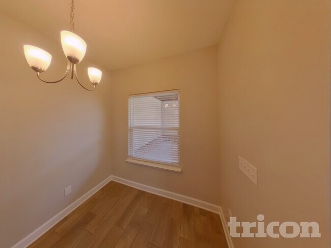 Foto del edificio - 2165 Cason Ln