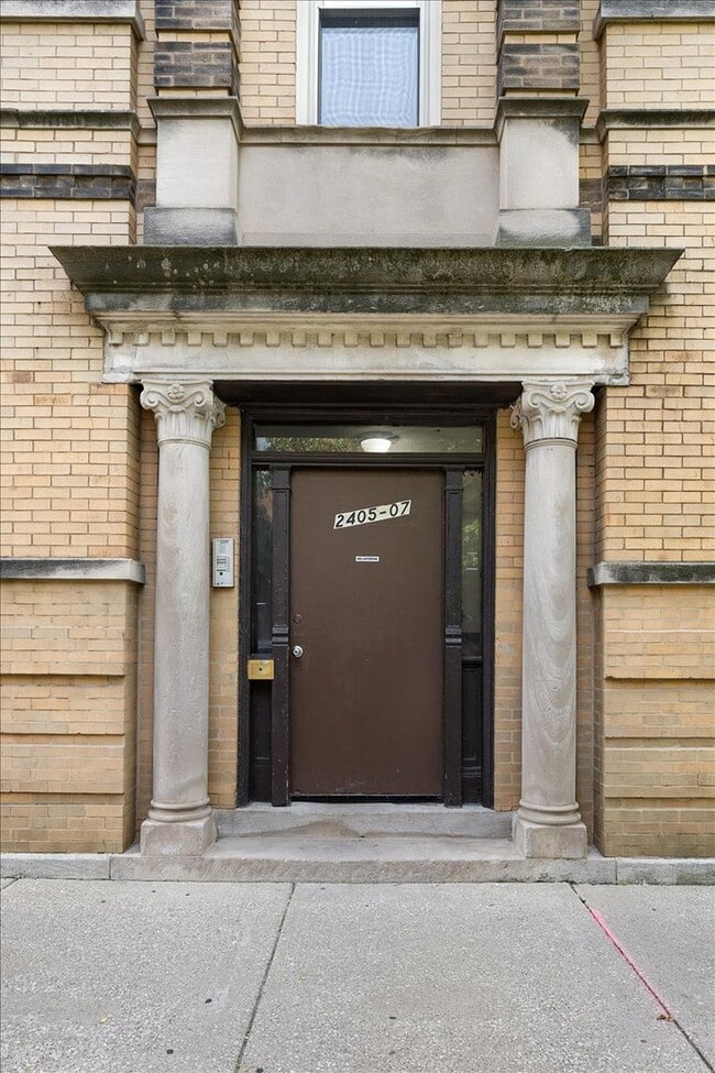 Building Photo - 2405 W McLean Ave