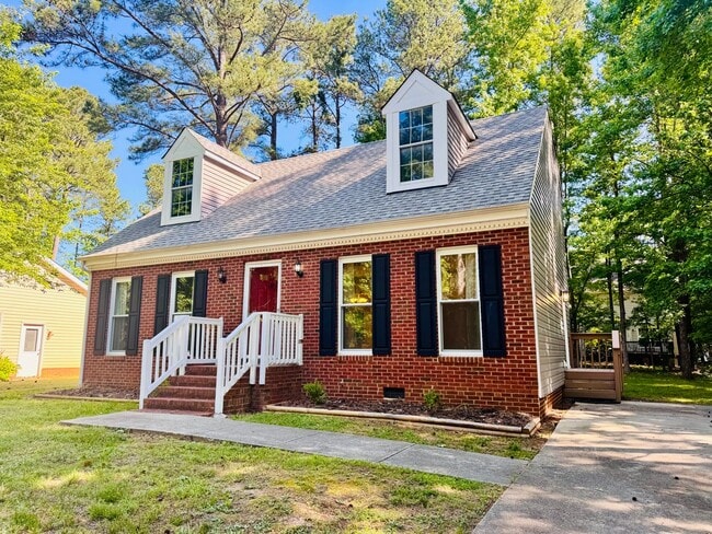 Building Photo - Minutes to Downtown Wake Forest