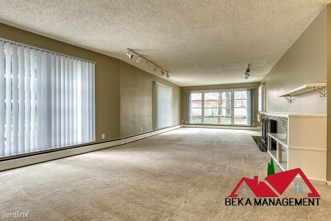 Building Photo - 2 br, 1 bath House - 4045 Parkview Dr