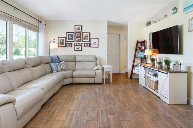 Foto del edificio - 731 44th Ave NE