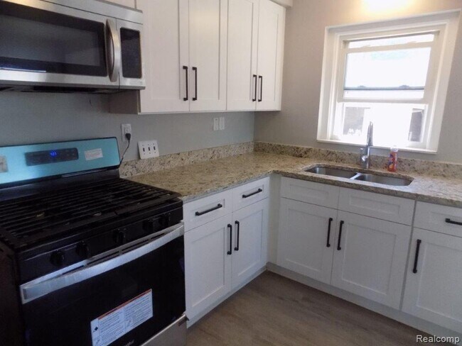 Foto del edificio - 4354 E 10 Mile Rd