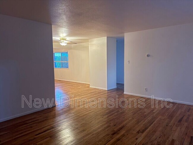 Foto del edificio - 3234 Heights Dr