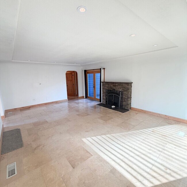 Foto del edificio - 3025 E 15th Ave