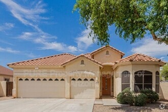 Building Photo - 8752 W Frier Dr