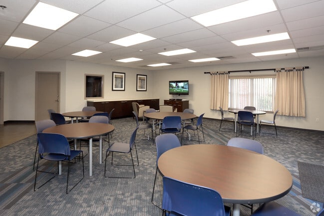 Interior Photo - Greenwoods