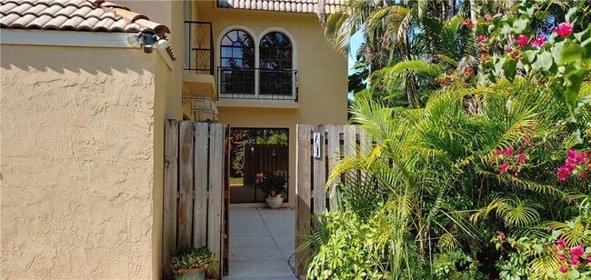 Private Patio Area - 1001 Royal Palm Blvd
