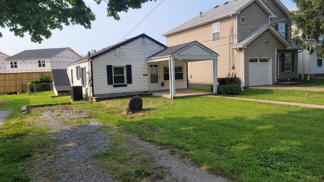 Foto del edificio - 9003 Riley Ave