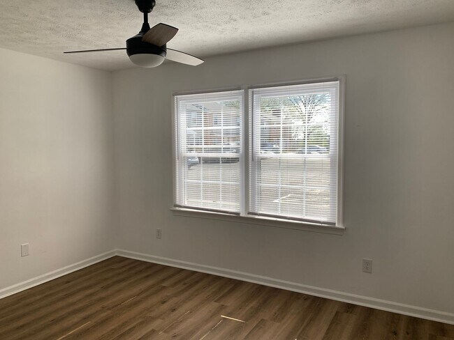 Foto del edificio - Rutherford Townhomes Off Fort Avenue