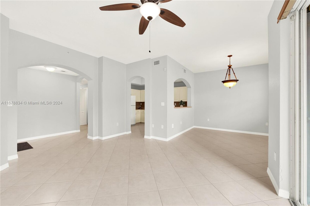 Foto principal - 8882 W Flagler St