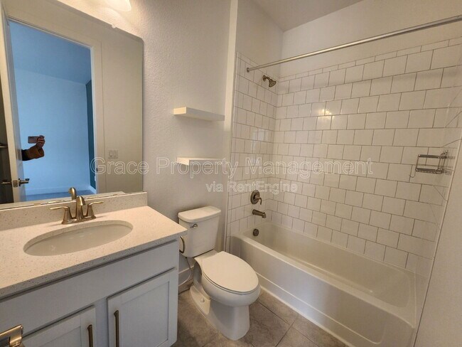 Foto del edificio - 12930 Galapago St