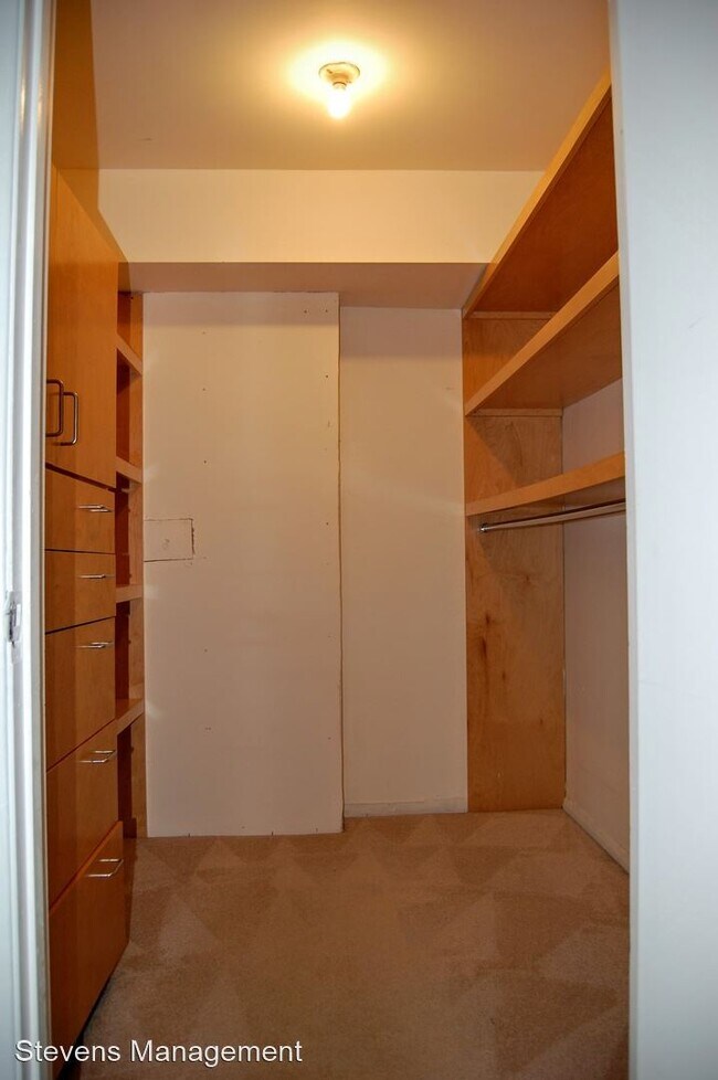 Building Photo - 380 Homeland Southway
