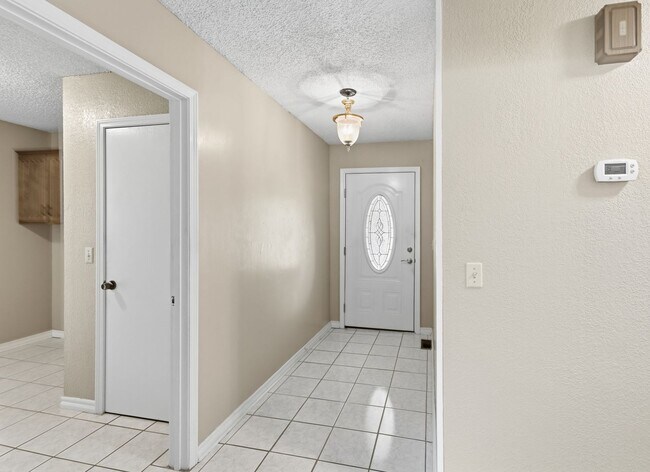 Building Photo - 7500 S Fern Ave