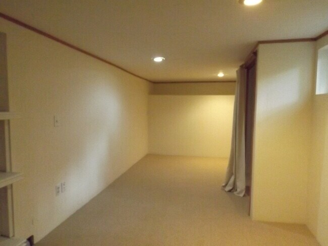 Building Photo - 2 Bedroom  House in Bryant