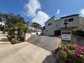 Building Photo - 4465 Vision Dr