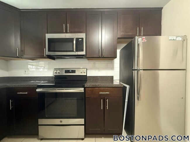 Foto del edificio - 17 Captain Parker Arms