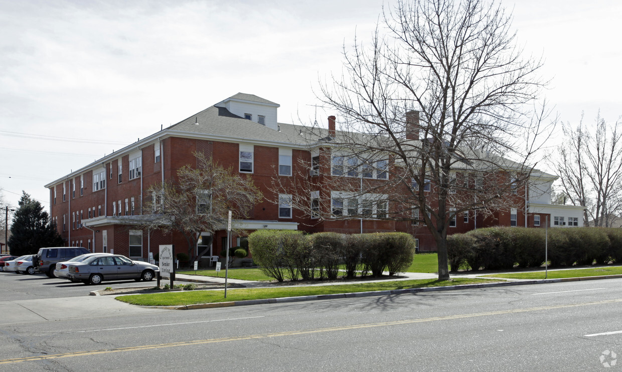 Foto del edificio - University Plaza Apartments - Senior Living