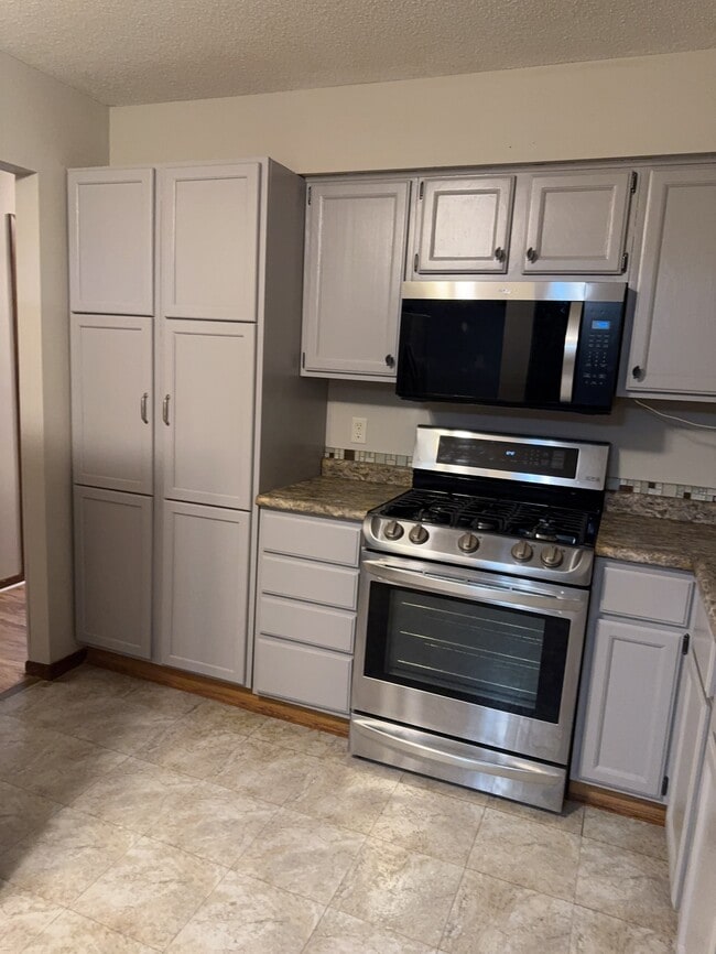 Building Photo - 11898 Tulip St NW