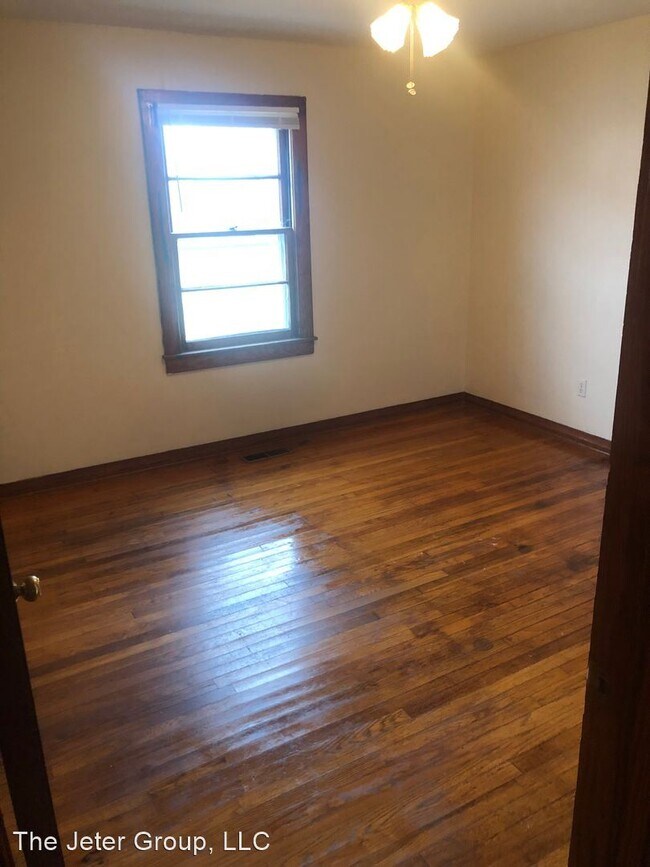 Building Photo - 2 br, 1 bath House - 590 Church St