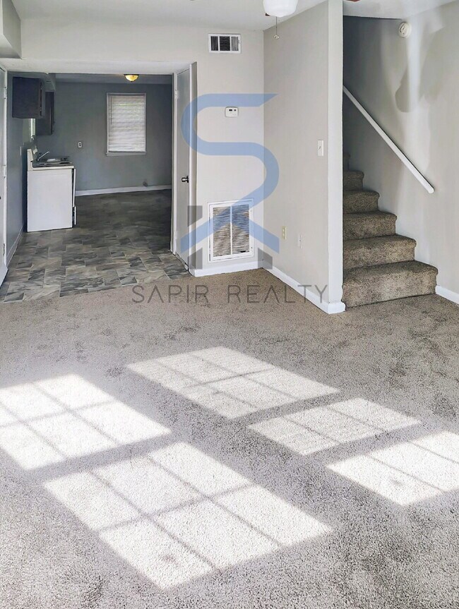 Foto del edificio - 774 Lilly Ave