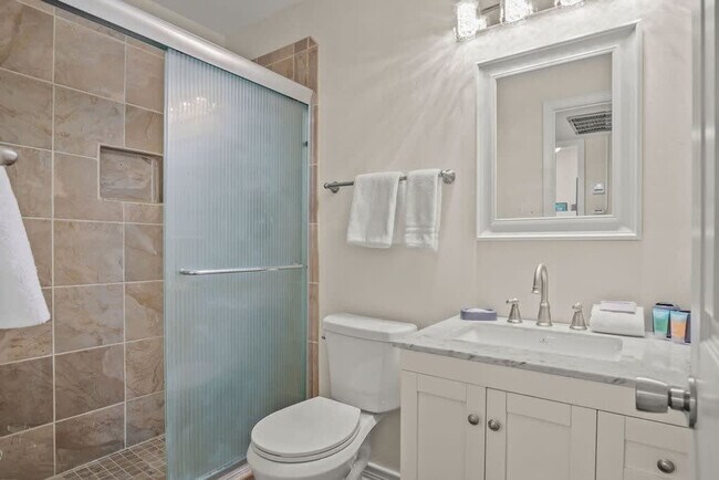 Foto del edificio - 2025 Eleventh Street-SI FL2-ID1023340P