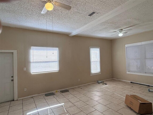 Foto del edificio - 2919 Sanchez St