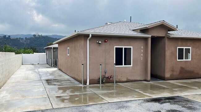 Building Photo - 6942 Valmont St
