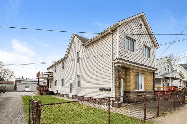 Foto del edificio - 1321 Buhrer Ave