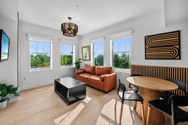Building Photo - 1036 Ocean Dr